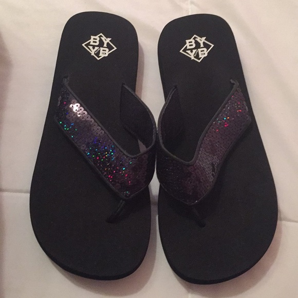 byyb flip flops